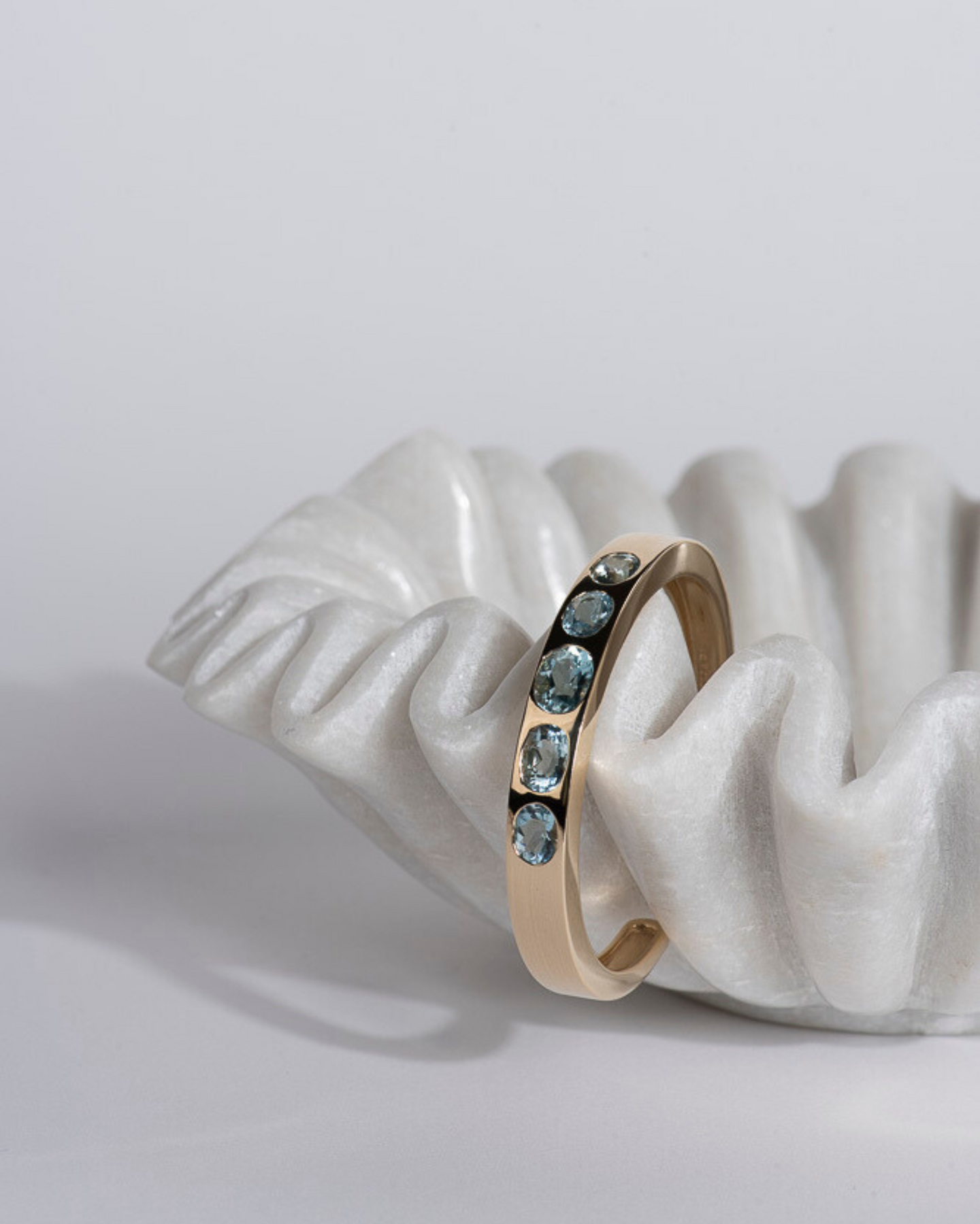 V-CUFF